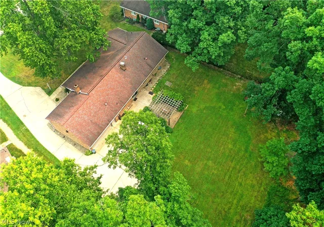 4th image of 750 Blueberry Hill Dr, Canfield, OH 44406 | MLS# 5227826