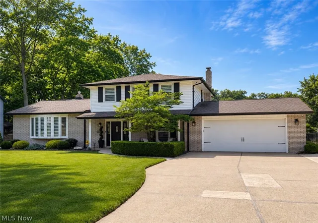 Photo 1 of Single family home for sale at 8124 Forest Ct N, North Royalton, OH 44133 | MLS# 5228933 | Listing updated on 2026-10-03