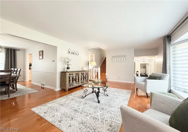 Photo 4 of Single family home for sale at 8124 Forest Ct N, North Royalton, OH 44133 | MLS# 5228933 | Listing updated on 2026-10-03