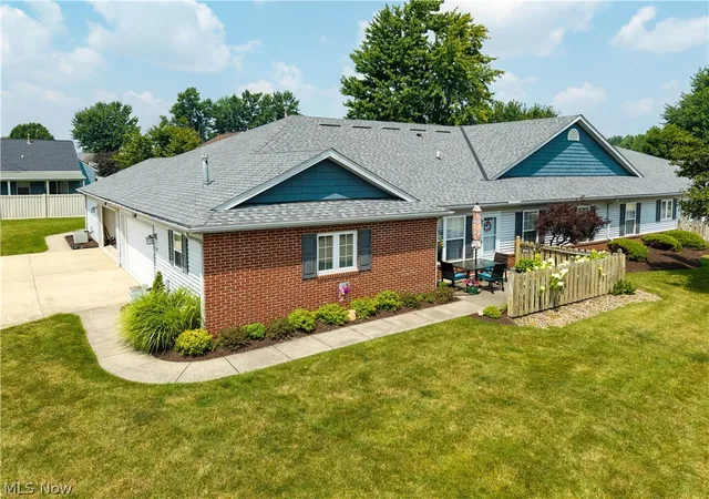 Homes for sale in Elyria, OH | 519 Heather Woods Dr, Elyria, OH 44035 | MLS# 5228354