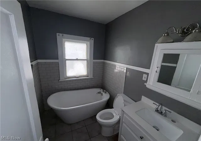 4th image of 16902 Endora Rd, Cleveland, OH 44112 | MLS# 5229289