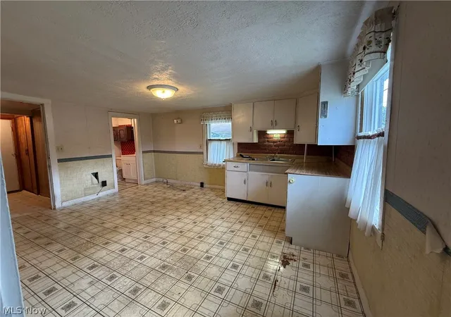2nd image of 1644 W Mahoning Trumbull Co Line Rd, Mineral Ridge, OH 44440 | MLS# 5229145