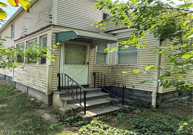 Homes for sale in Cleveland, OH | 1360 E 92Nd St, Cleveland, OH 44106 | MLS# 5229260