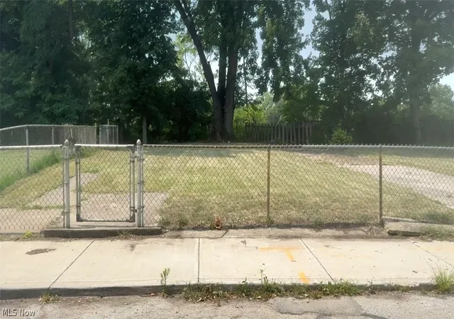 Land for sale at V/l 2566 West 27th St, Cleveland, OH 44113 | MLS# 5229313