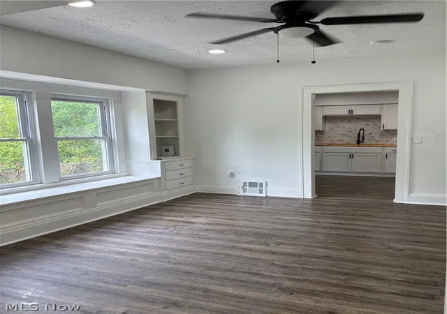 Listing Photo 4 - Condo for sale in building located at 3593 E 131st St, Cleveland, OH 44120