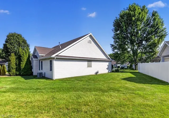 Listing Photo 2 - Condo for sale in building located at 7846 Walnut St, Youngstown, OH 44512 - Unit #