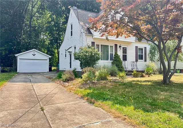 Homes for sale in South Euclid, OH | 627 Trebisky Rd, South Euclid, OH 44143 | MLS# 5229263