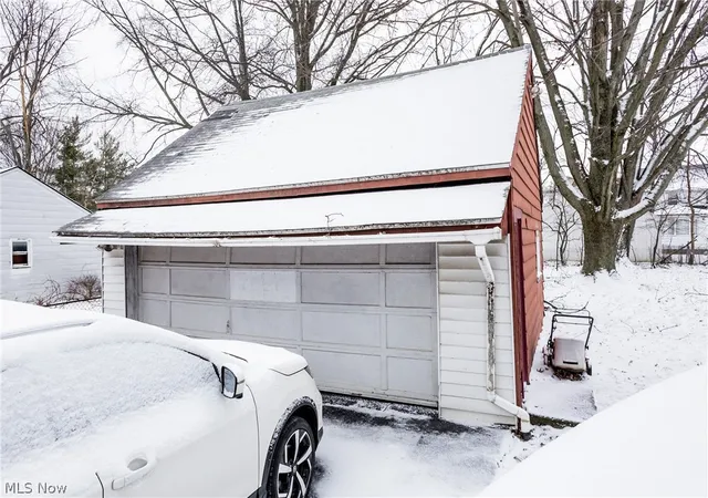 4th image of 355 E 257Th St, Euclid, OH 44132 | MLS# 5229383
