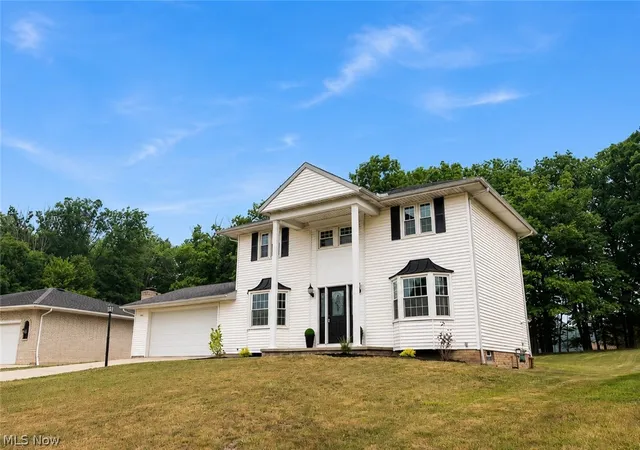 Homes for sale in Parma, OH | 5216 Sassafras Dr, Parma, OH 44129 | MLS# 5228995
