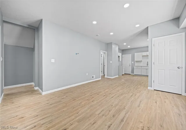 4th image of 3925 Riverside Ave, Cleveland, OH 44109 | MLS# 5229110