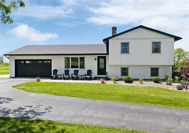 Photo 3 of Sale Pending at 695 Sw Lebanon Rd, Dalton, OH 44618 | MLS# 5229470 | Listing updated on 2026-08-12