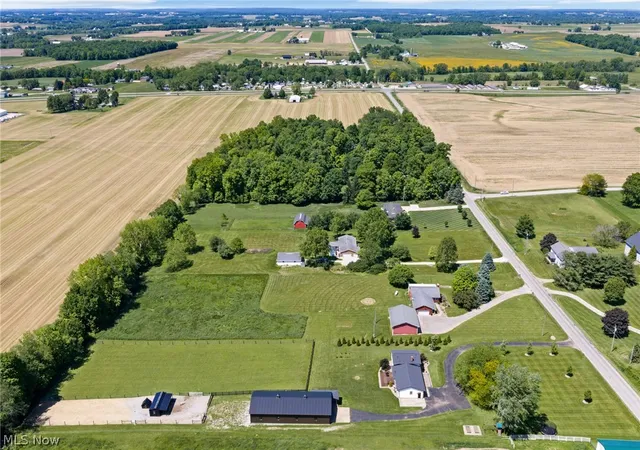 Photo 4 of Sale Pending at 695 SW Lebanon Rd, Dalton, OH 44618 | MLS# 5229470 | Listing updated on 2026-08-12