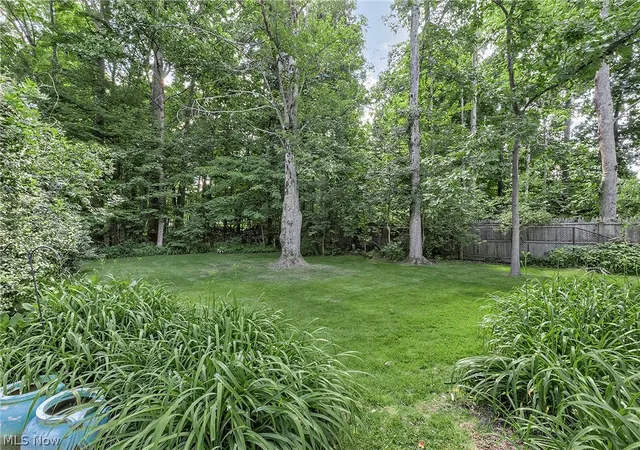 5th image of 15879 Hemlock Rd, Chagrin Falls, OH 44022 | MLS# 5229452