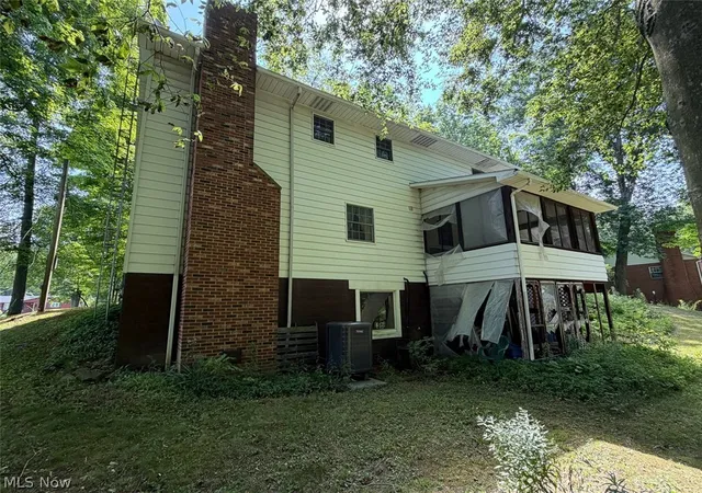Photo 3 of Sale Pending at 837 W Pidgeon Rd, Salem, OH 44460 | MLS# 5229491 | Listing updated on 2026-08-19