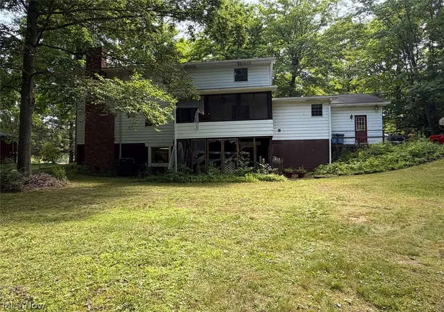 Photo 3 of Sale Pending at 837 W Pidgeon Rd, Salem, OH 44460 | MLS# 5229491 | Listing updated on 2026-08-19