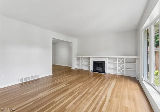 3rd image of 644 Wellfleet Dr, Bay Village, OH 44140 | MLS# 5229503