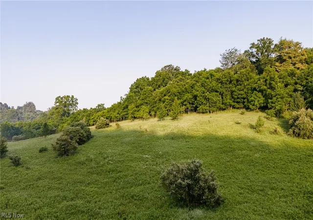Photo 4 of Sale Pending at 4035 Keno Rd NW, Carrollton, OH 44615 | MLS# 5229506 | Listing updated on 2026-08-11