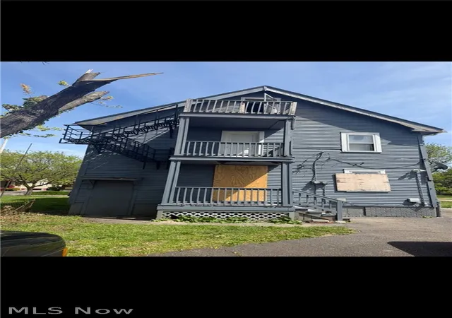 Listing Photo 4 - Condo for sale in building located at 3476 E 104th St, Cleveland, OH 44104