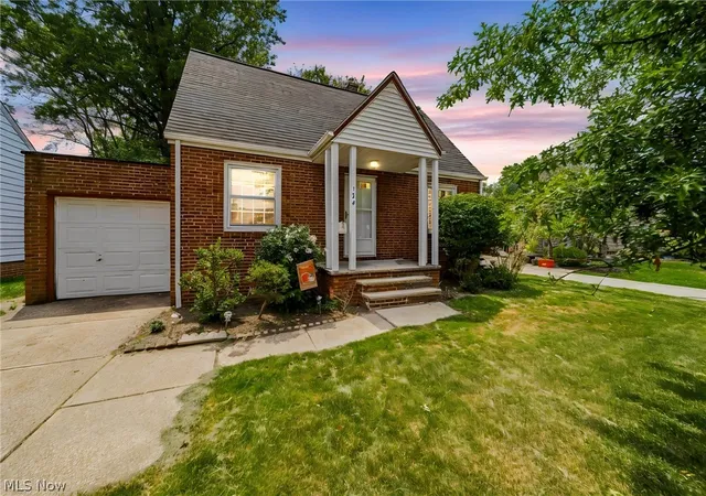 Photo 2 of Single family home for sale at 134 E 293rd Street, Willowick, OH 44095 | MLS# 5229536 | Listing updated on 2026-08-03