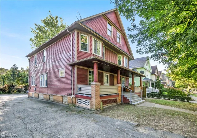 Listing Photo 4 - Condo for sale in building located at 3847 W 38th St, Cleveland, OH 44109