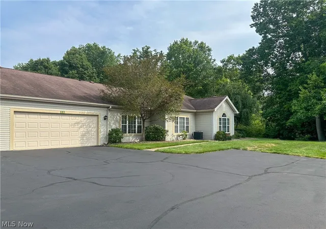2nd image of 34 Woodland Chase Blvd, Niles, OH 44446 | MLS# 5229544