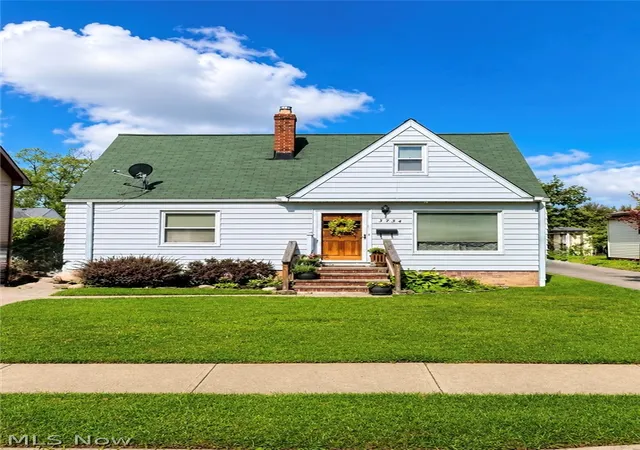 Homes for sale in Cleveland, OH | 3734 Highland Rd, Cleveland, OH 44111 | MLS# 5229580
