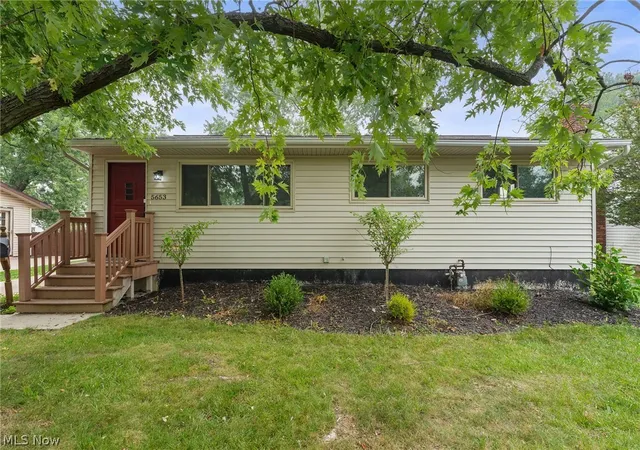 2nd image of 5653 Vickie Ln, Bedford, OH 44146 | MLS# 5225812