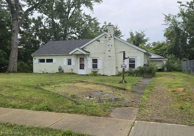 Photo 1 of Single family home for sale at 375 Bon Air Ave, Elyria, OH 44035 | MLS# 5229628 | Listing updated on 2026-08-03