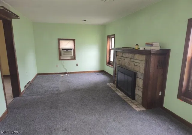 Photo 3 of Single family home for sale at 375 Bon Air Ave, Elyria, OH 44035 | MLS# 5229628 | Listing updated on 2026-08-03