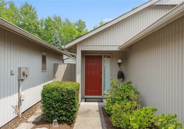 4th image of 12647 Ionia Ct, Strongsville, OH 44149 | MLS# 5229044