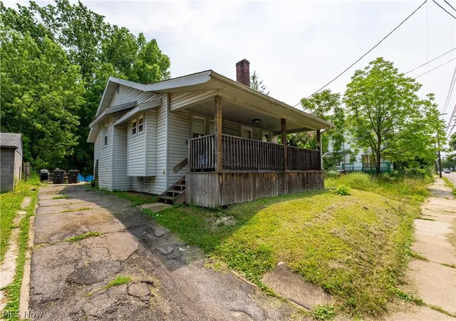 Photo 2 of Single family home for sale at 343 Madison Ave, Akron, OH 44320 | MLS# 5229315 | Listing updated on 2026-08-29