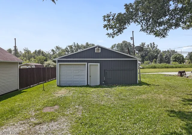 Photo 2 of Single family home for sale at 631 W Oregon Ave, Sebring, OH 44672 | MLS# 5228665 | Listing updated on 2026-08-29