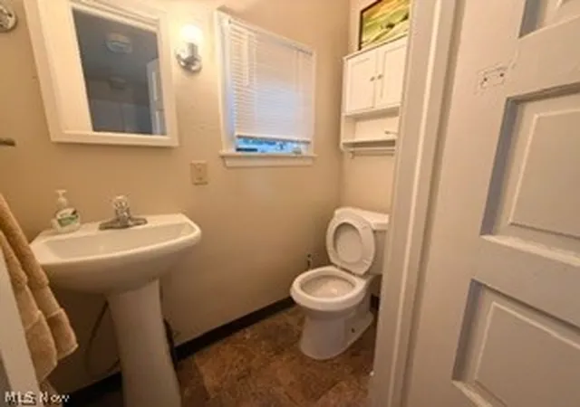 4th image of 651 Kling St, Akron, OH 44311 | MLS# 5229585