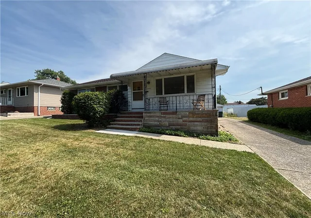 2nd image of 536 Westview Rd, Bedford, OH 44146 | MLS# 5225966