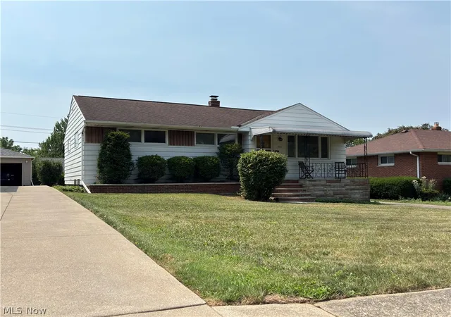 3rd image of 536 Westview Rd, Bedford, OH 44146 | MLS# 5225966