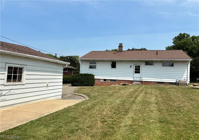 5th image of 536 Westview Rd, Bedford, OH 44146 | MLS# 5225966