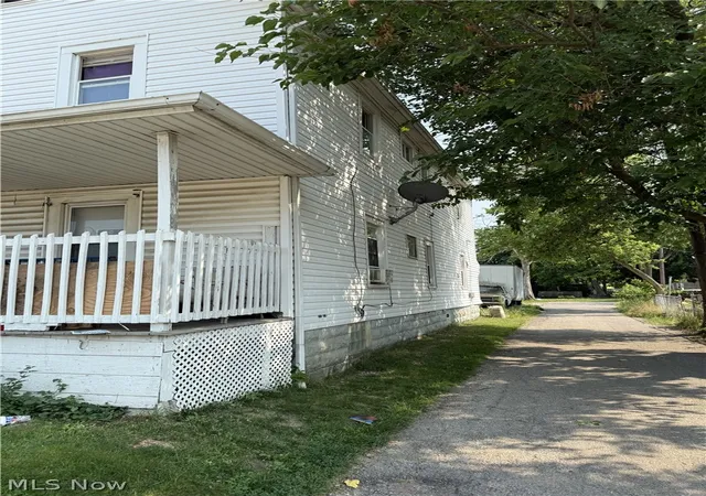 Listing Photo 4 - Condo for sale in building located at 3819 Storer Ave, Cleveland, OH 44109