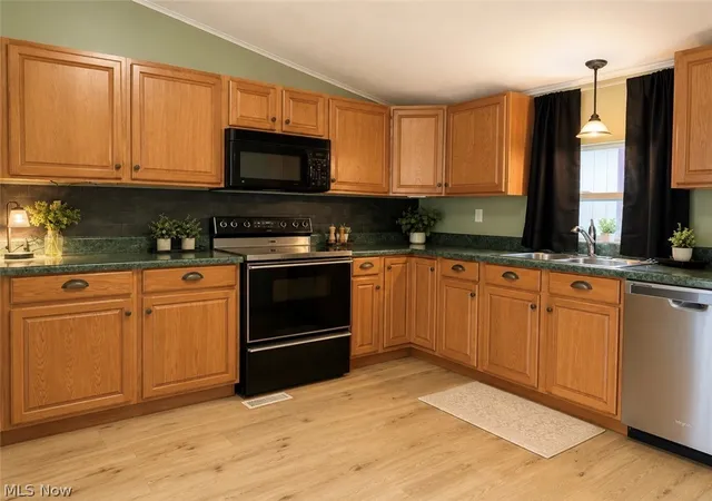 2nd image of 914 Hillcrest St, Parkersburg, WV 26101 | MLS# 5229401