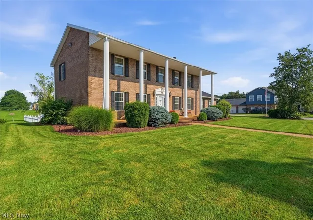 Photo 2 of Single family home for sale at 218 Dublin Dr, Mineral Wells, WV 26150 | MLS# 5229404 | Listing updated on 2026-07-26