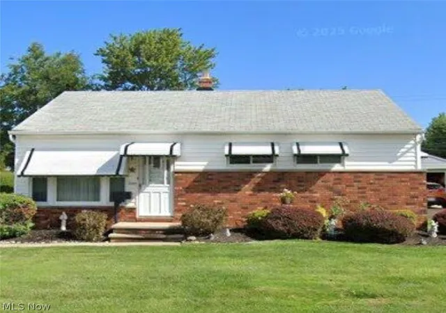 Photo 1 of Sale Pending at 30309 Oakdale Rd, Willowick, OH 44095 | MLS# 5229728 | Listing updated on 2026-07-22