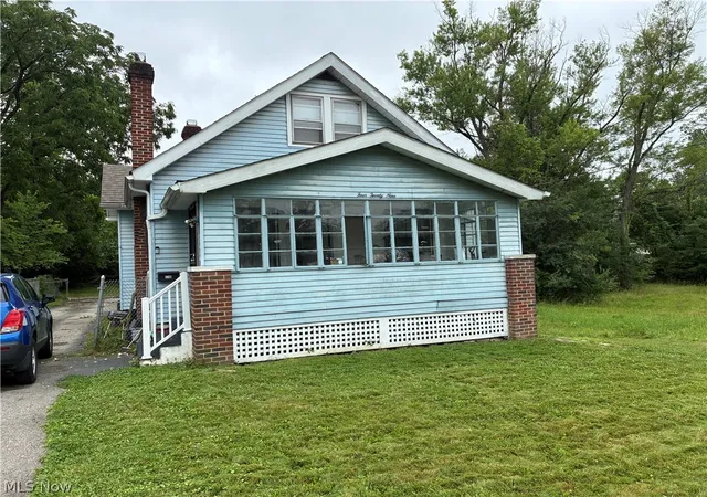 1st image of 429 W Glenaven Ave, Youngstown, OH 44511 | MLS# 5229721