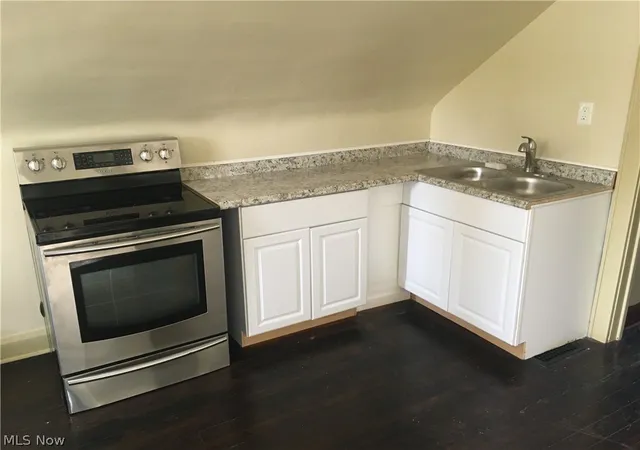 3rd image of 429 W Glenaven Ave, Youngstown, OH 44511 | MLS# 5229721