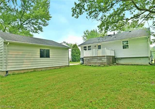 Photo 3 of Sale Pending at 8143 Venice Hts Dr NE, Warren, OH 44484 | MLS# 5229658 | Listing updated on 2026-09-30