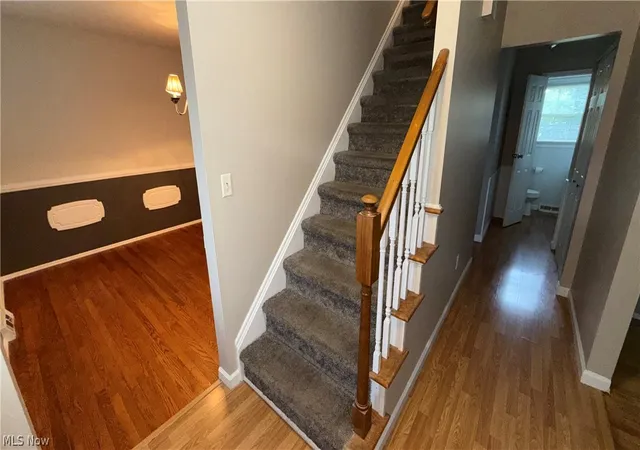 Photo 2 of Single family home for sale at 909 Thistle Pl Se, Warren, OH 44484 | MLS# 5229657 | Listing updated on 2026-07-22