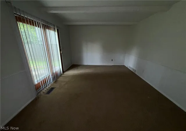 Photo 4 of Single family home for sale at 909 Thistle Pl SE, Warren, OH 44484 | MLS# 5229657 | Listing updated on 2026-09-23