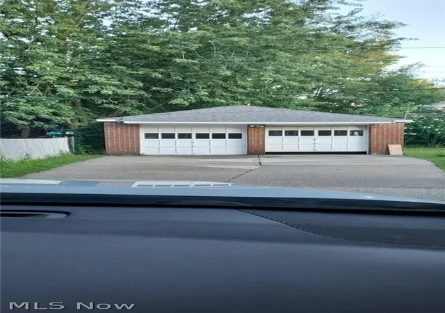 3rd image of 20850-20854 Lake Shore Blvd, Euclid, OH 44123 | MLS# 5228895