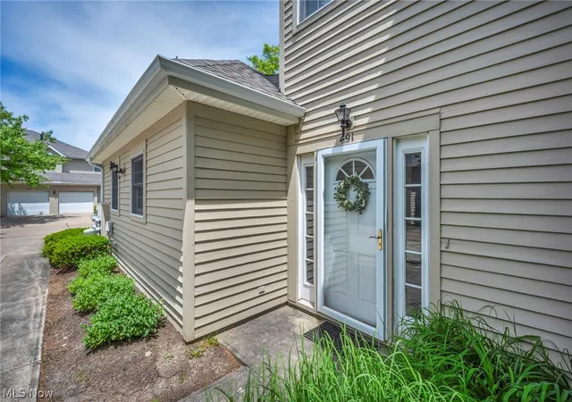 3rd image of 491 Eagle Trace #491, Cleveland, OH 44124 | MLS# 5229384