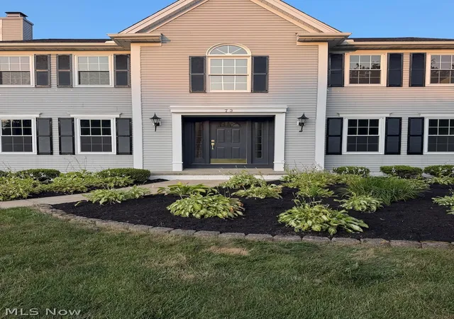 Photo 3 of Single family home for sale at 73 Lakecrest Blvd, Hinckley, OH 44233 | MLS# 5229733 | Listing updated on 2026-09-18