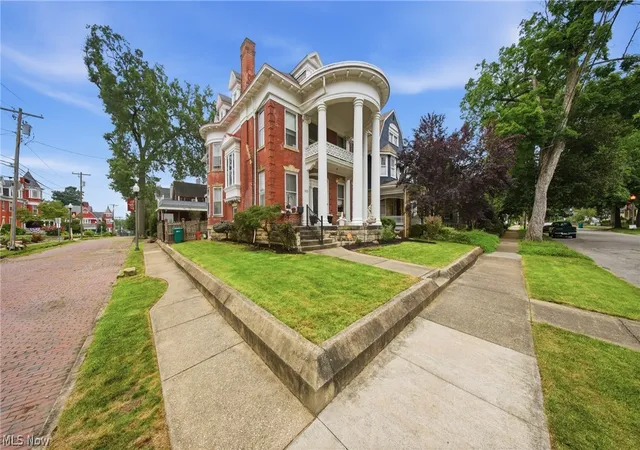 Photo 2 of Single family home for sale at 1103 Juliana St, Parkersburg, WV 26101 | MLS# 5229300 | Listing updated on 2026-08-23