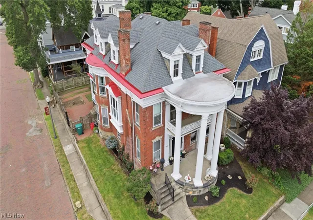 Photo 3 of Single family home for sale at 1103 Juliana St, Parkersburg, WV 26101 | MLS# 5229300 | Listing updated on 2026-08-23